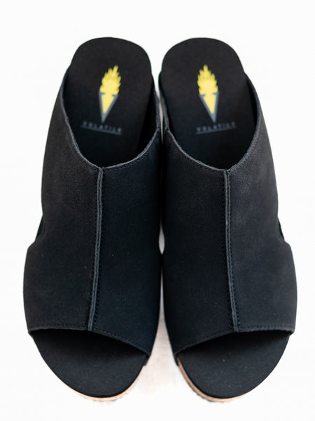 Cassatt Black by Volatile