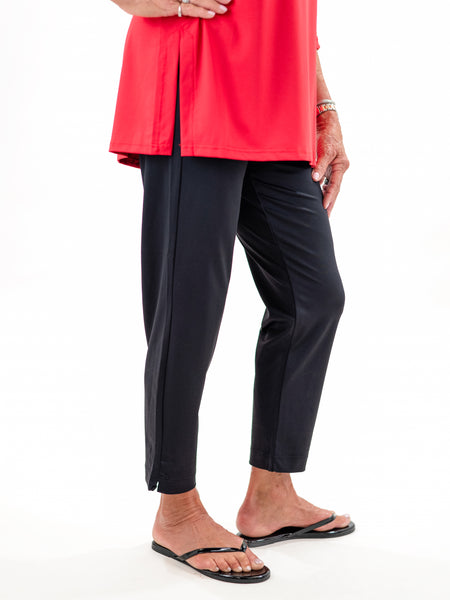 Secret Pocket Capris Black by Lulu B
