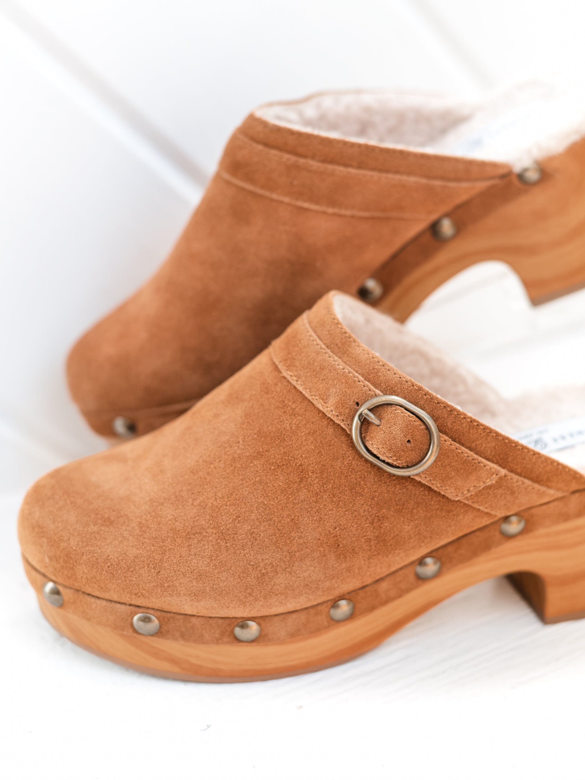 24Oct31Shoes_16_2048x.jpg?v=