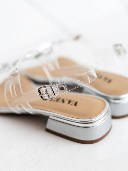 Eliana Clear Vinyl by Vaneli