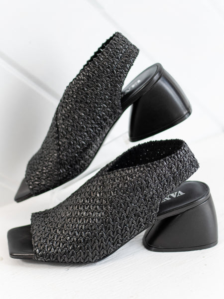 Mayla Black Nolik Straw by Vaneli