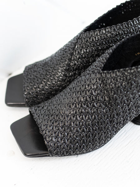 Mayla Black Nolik Straw by Vaneli