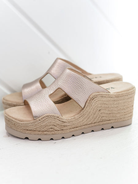 Cyril Shell Grained by Vaneli