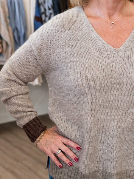 V-Neck Sweater Fawn by Zaket & Plover