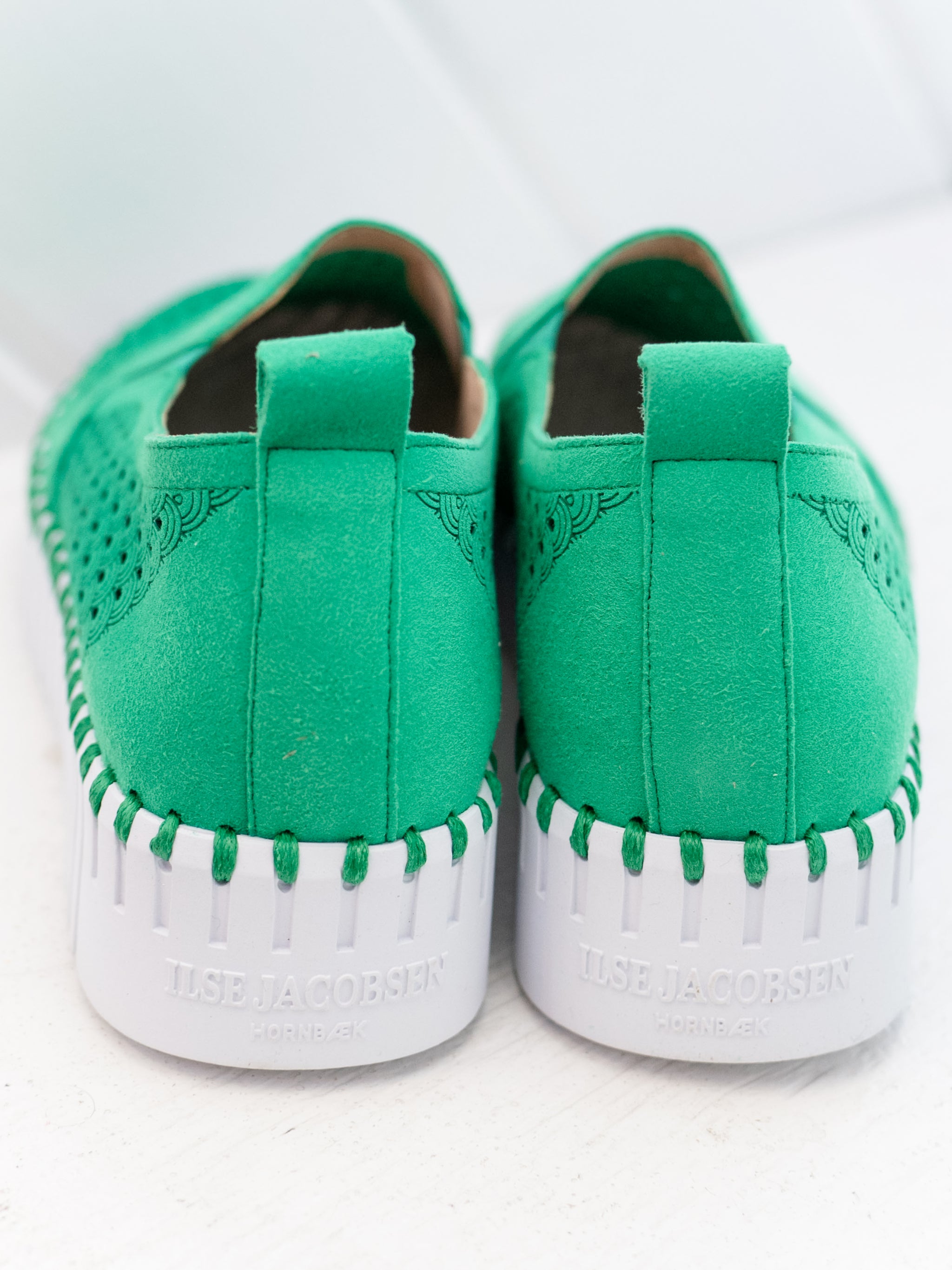 Tulip 141 Fern Green by Ilse Jacobsen – Tassels