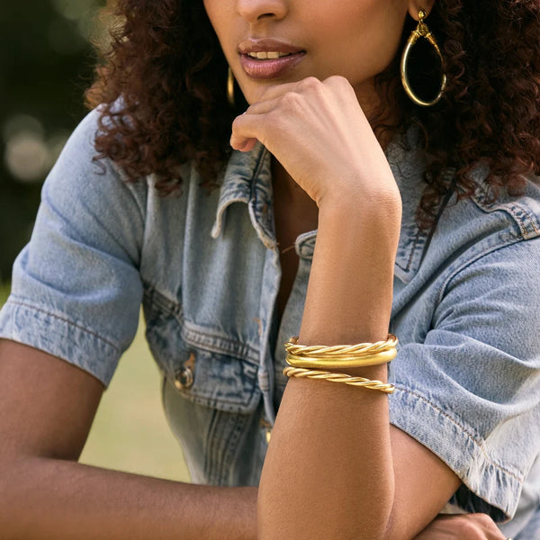 Twist All Weather Bangle Aura by BudhaGirl
