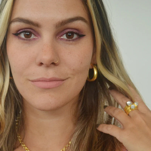 Vanusa Earrings by Betty Carre