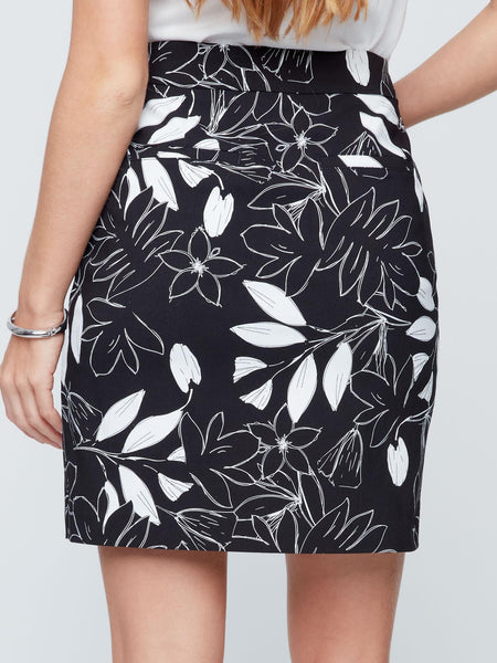 Black & White Floral Pull-On Skirt by Renuar