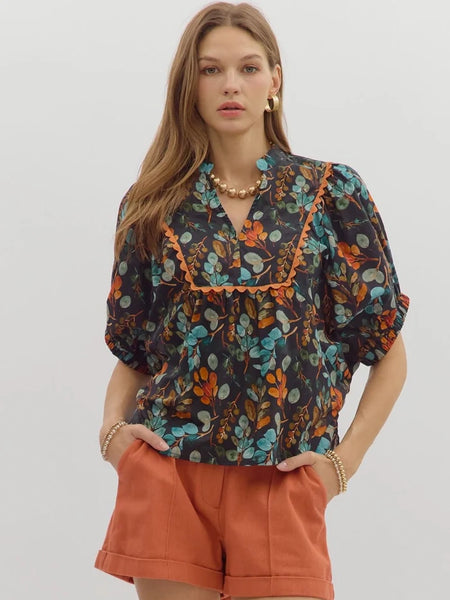 Short Sleeve Floral Top Black by Entro